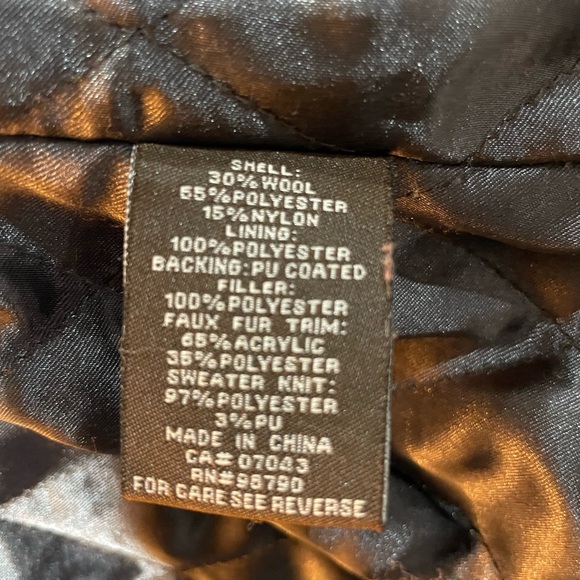 Adorable plaid double breasted, fur hood, wool blend coat. - Picture 3 of 3